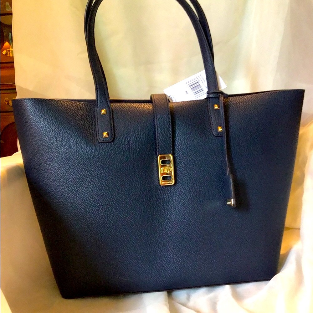 Price reduced! Michael Kors Navy, Leather Karson tote